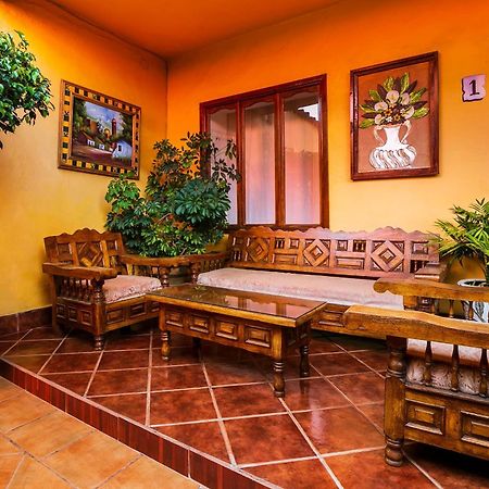 Oyo波萨达洛杉矶酒店 Pátzcuaro 外观 照片
